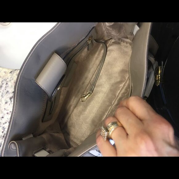 Genuine Michael Kors Hamilton Satchel Tote Taupe/Beige handbag shoulder bag - Picture 7 of 8